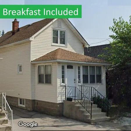 Cozy 3 Bedroom Downtown Cottage With Complimentary Breakfast Delivered Daily To The Rental
